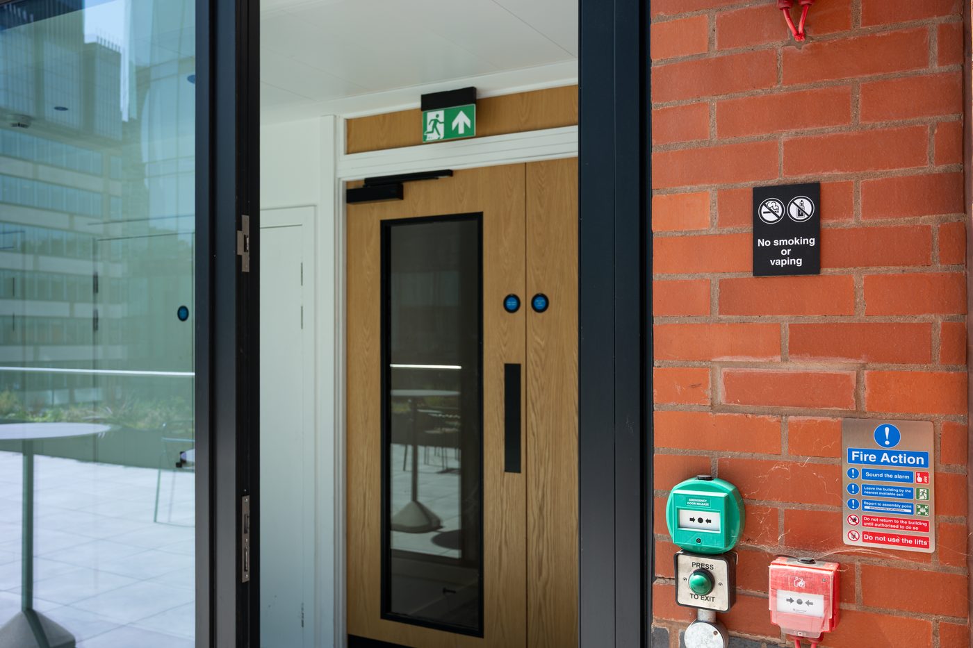 Statutory safety signage scheme at 19 Cornwall Street